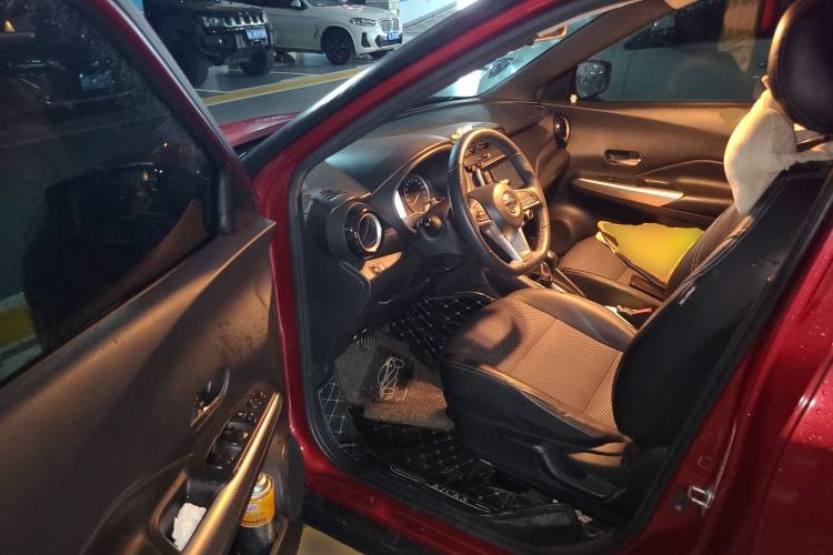 Used Nissan Kicks 2017 1.5L CVT Smart Drive Edition Driver Seat