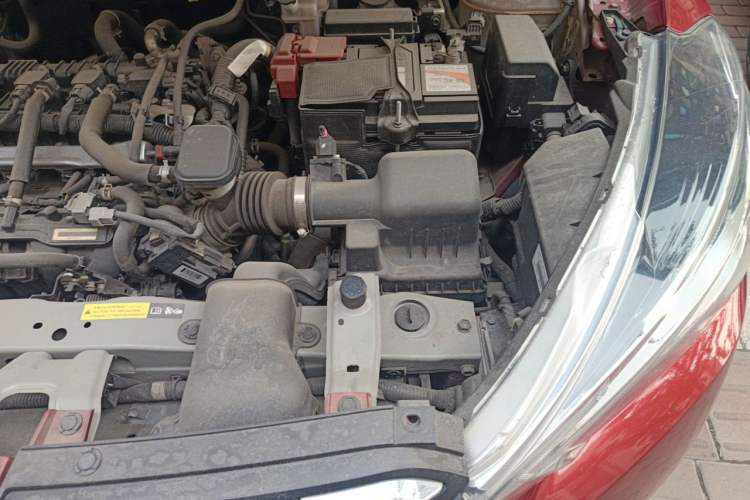 Used Nissan Kicks 2017 1.5L CVT Smart Drive Edition Engine Bay Left