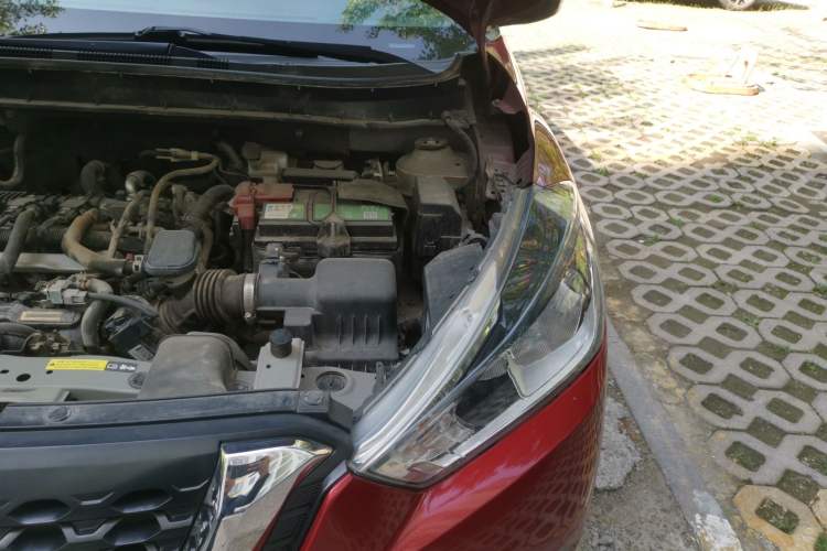 Used Nissan Kicks 2017 1.5L CVT Smart Drive Edition Engine Bay Left