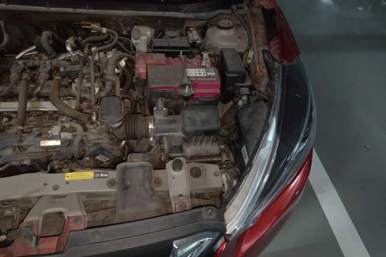 Used Nissan Kicks 2017 1.5L CVT Smart Edition Engine Bay Left