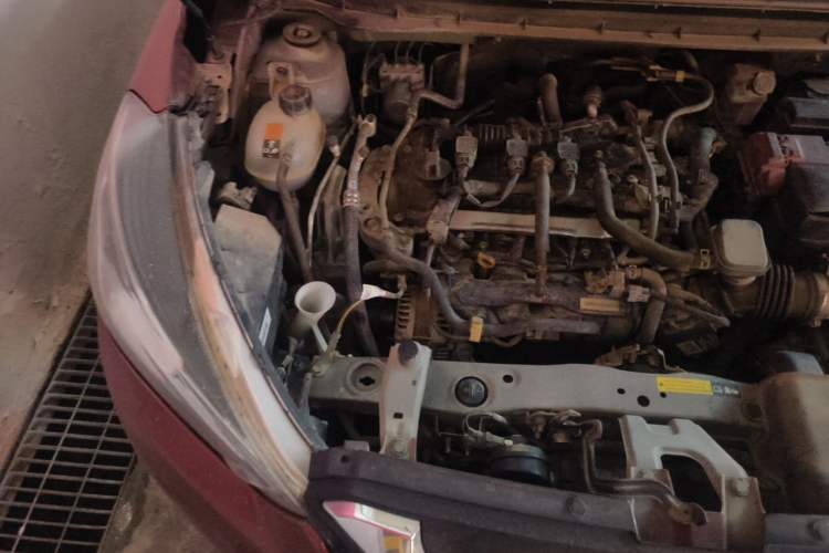Used Nissan Kicks 2017 1.5L CVT Smart Drive Edition Engine Bay Right