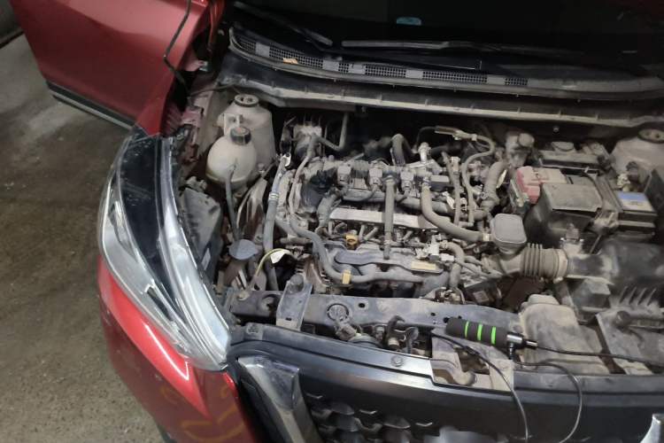Used Nissan Kicks 2017 1.5L CVT Smart Drive Edition Engine Bay Right