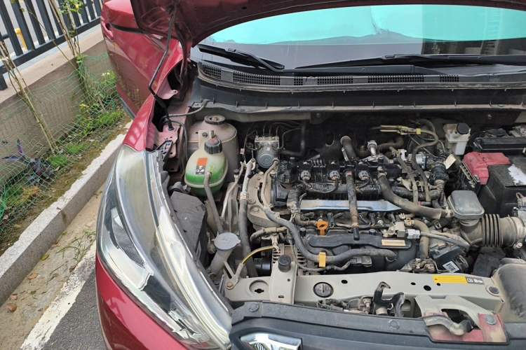Used Nissan Kicks 2017 1.5L CVT Cool Enjoy Edition Engine Bay Right