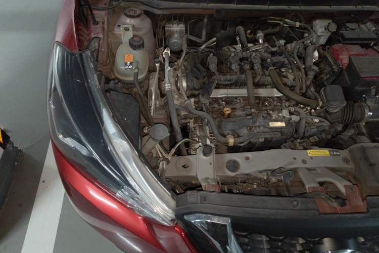 Used Nissan Kicks 2017 1.5L CVT Smart Edition Engine Bay Right