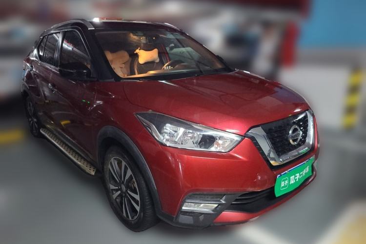 Used Nissan Kicks 2017 1.5L CVT Smart Drive Edition Front Right 45 Deg