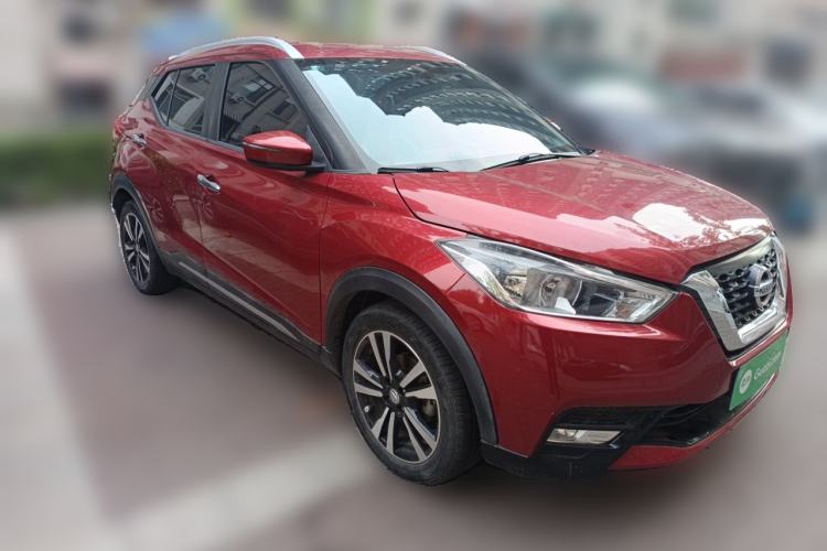 Used Nissan Kicks 2017 1.5L CVT Smart Drive Edition Front Right 45 Deg