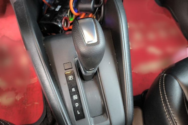 Used Nissan Kicks 2017 1.5L CVT Cool Enjoy Edition Gear Lever