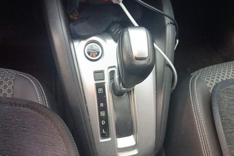 Used Nissan Kicks 2017 1.5L CVT Smart Drive Edition Gear Lever