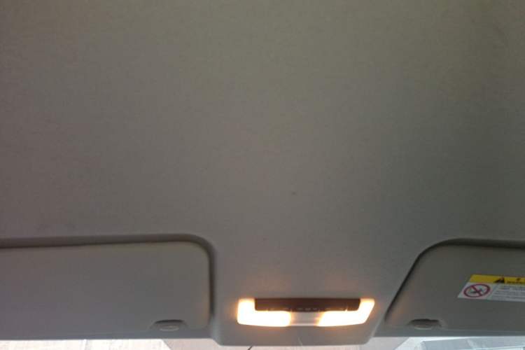 Used Nissan Kicks 2017 1.5L CVT Smart Drive Edition Headliner
