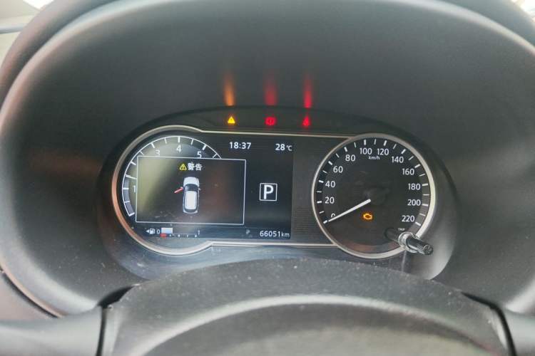 Used Nissan Kicks 2017 1.5L CVT Smart Drive Edition Instrument Cluster