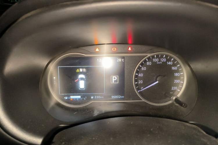 Used Nissan Kicks 2017 1.5L CVT Smart Drive Edition Instrument Cluster