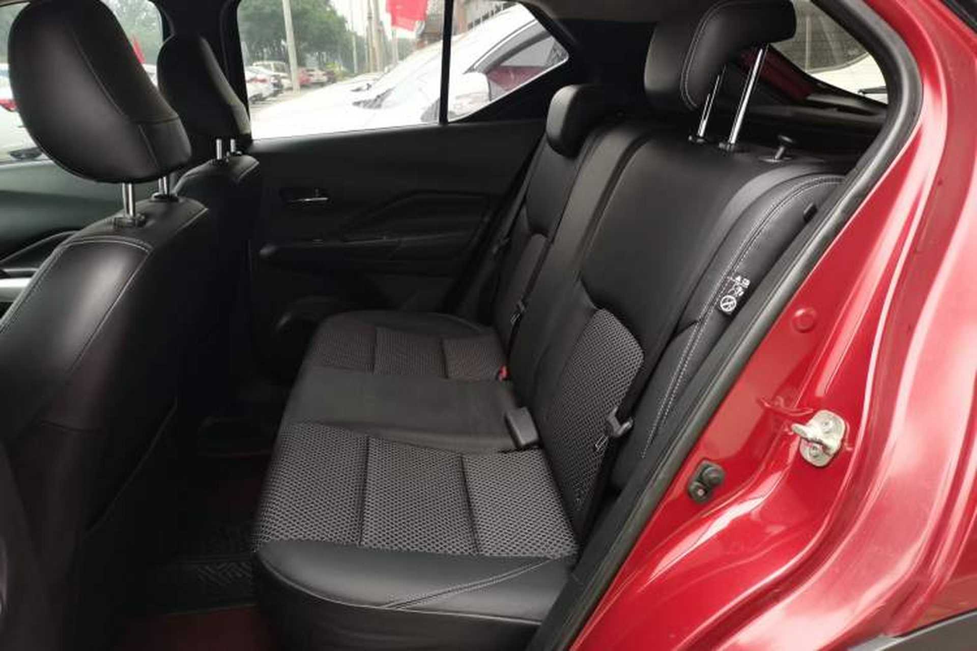 Used Nissan Kicks 2017 1.5L CVT Smart Drive Edition Interior 4