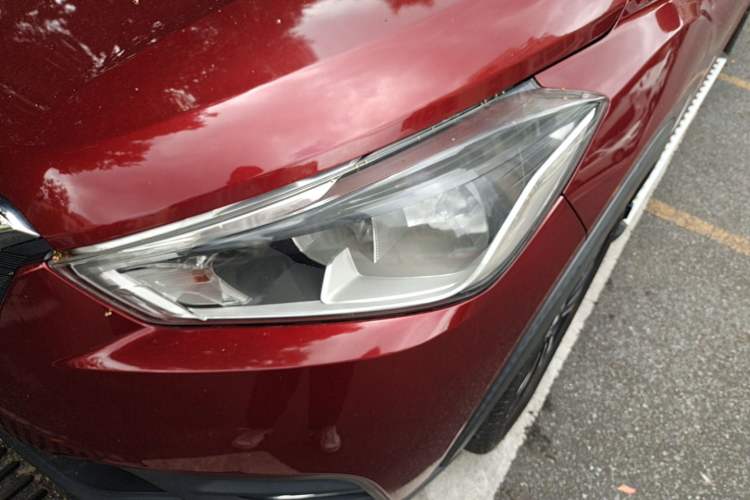 Used Nissan Kicks 2017 1.5L CVT Smart Drive Edition Left Front Headlight