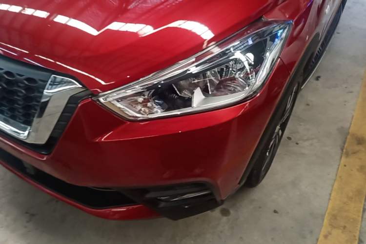 Used Nissan Kicks 2017 1.5L CVT Cool Enjoy Edition Left Front Headlight