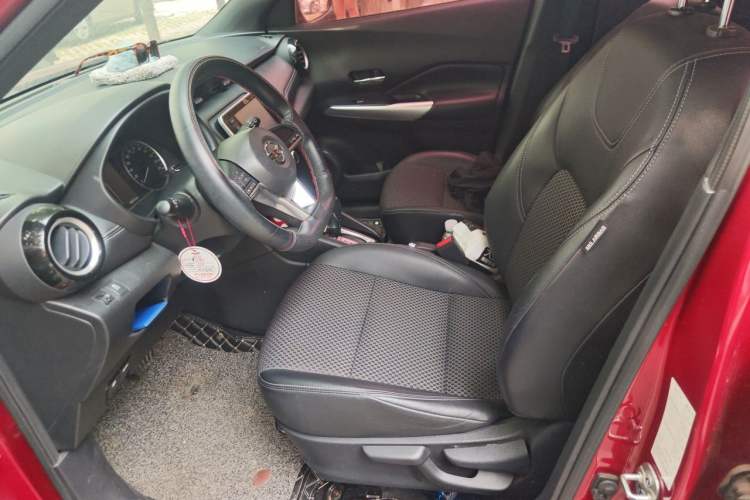Used Nissan Kicks 2017 1.5L CVT Smart Drive Edition Left Front Seat