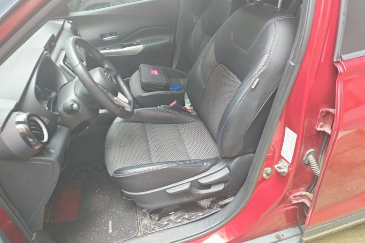 Used Nissan Kicks 2017 1.5L CVT Smart Edition Left Front Seat