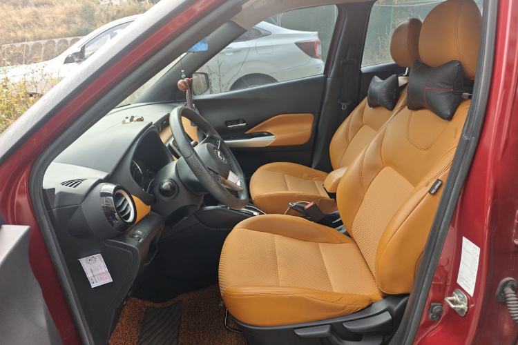 Used Nissan Kicks 2017 1.5L CVT Smart Drive Edition Left Front Seat