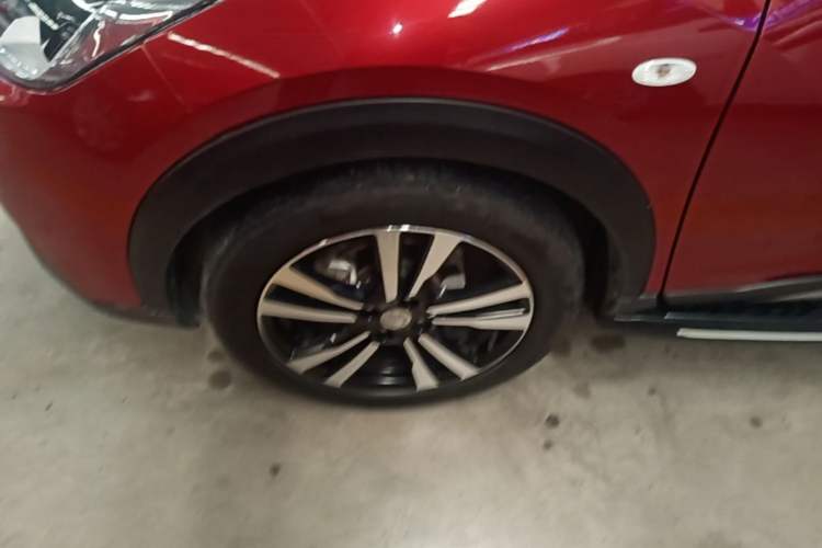 Used Nissan Kicks 2017 1.5L CVT Cool Enjoy Edition Left Front Wheel Hub