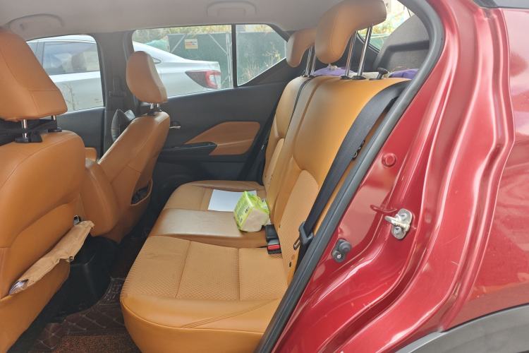 Used Nissan Kicks 2017 1.5L CVT Smart Drive Edition Left Rear Seat