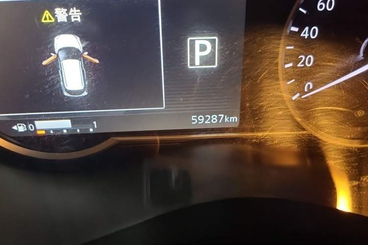 Used Nissan Kicks 2017 1.5L CVT Smart Drive Edition Odometer Close Up