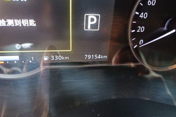 Used Nissan Kicks 2017 1.5L CVT Smart Drive Edition Odometer Close Up