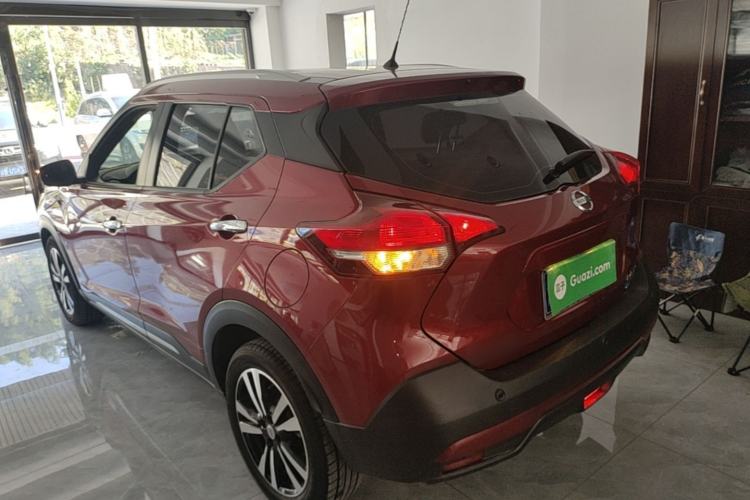 Used Nissan Kicks 2017 1.5L CVT Smart Drive Edition Rear Left 45 Deg