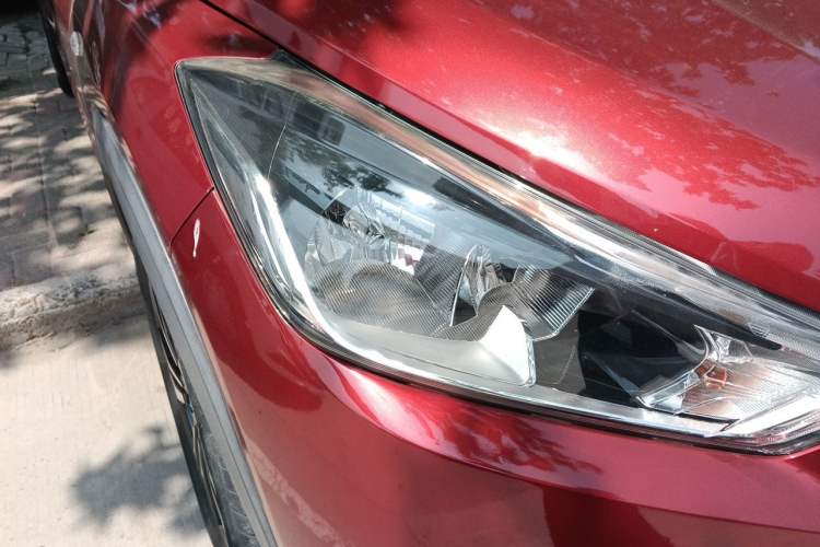 Used Nissan Kicks 2017 1.5L CVT Cool Enjoy Edition Right Front Headlight