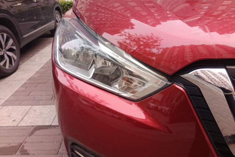Used Nissan Kicks 2017 1.5L CVT Smart Drive Edition Right Front Headlight