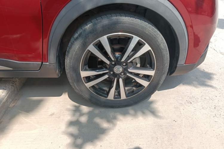 Used Nissan Kicks 2017 1.5L CVT Cool Enjoy Edition Right Front Wheel Hub