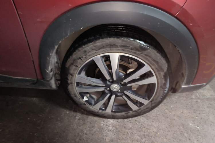 Used Nissan Kicks 2017 1.5L CVT Smart Drive Edition Right Front Wheel Hub