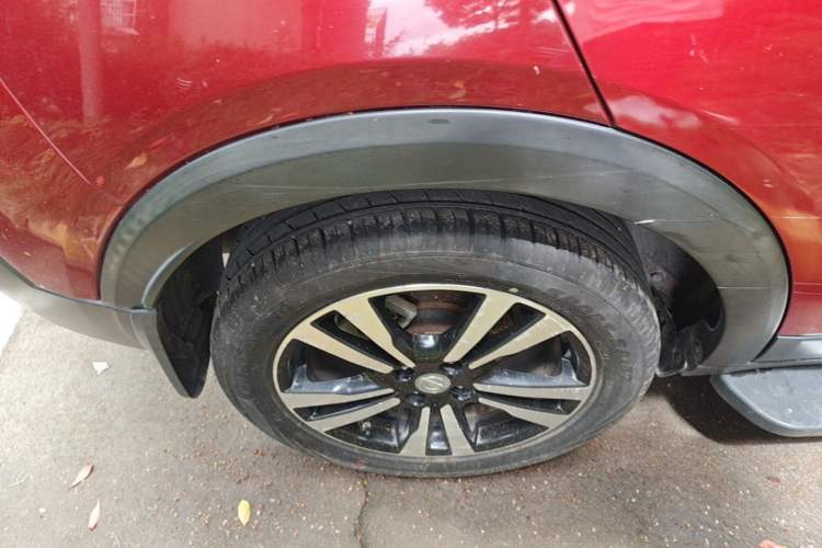 Used Nissan Kicks 2017 1.5L CVT Smart Drive Edition Right Rear Wheel Hub