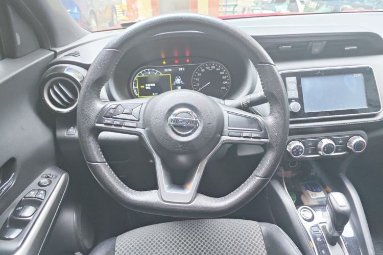Used Nissan Kicks 2017 1.5L CVT Smart Edition Steering Wheel