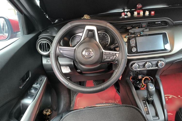 Used Nissan Kicks 2017 1.5L CVT Cool Enjoy Edition Steering Wheel