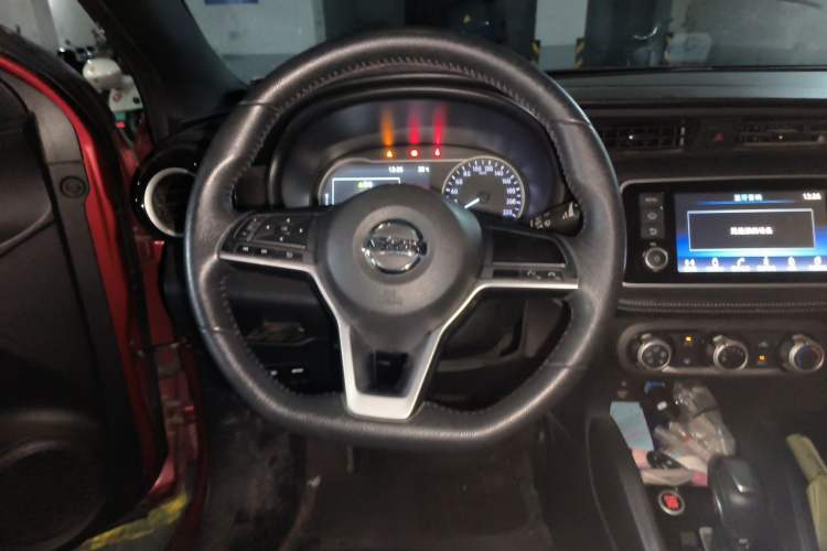 Used Nissan Kicks 2017 1.5L CVT Smart Drive Edition Steering Wheel
