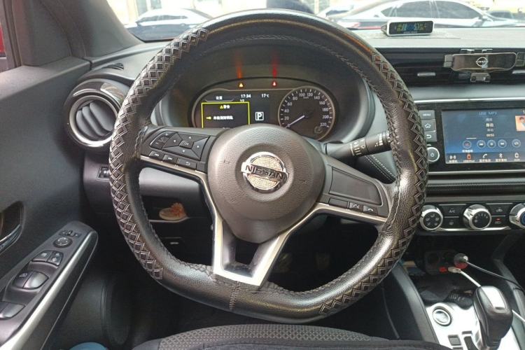 Used Nissan Kicks 2017 1.5L CVT Smart Drive Edition Steering Wheel