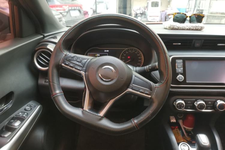 Used Nissan Kicks 2017 1.5L CVT Smart Drive Edition Steering Wheel