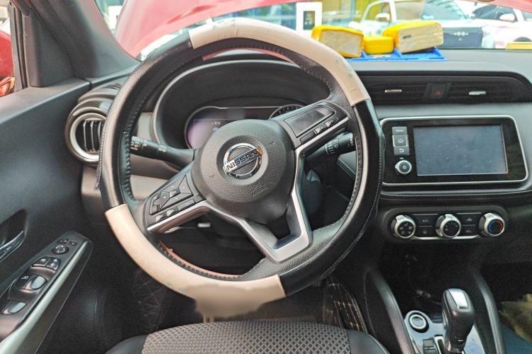 Used Nissan Kicks 2017 1.5L CVT Smart Drive Edition Steering Wheel