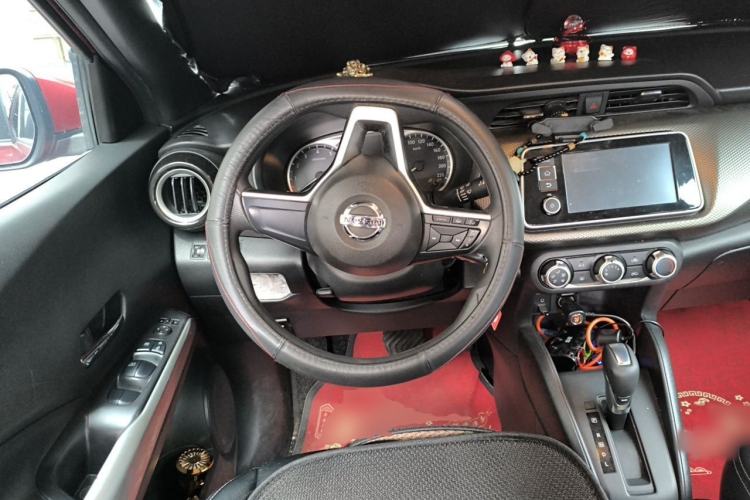 Used Nissan Kicks 2017 1.5L CVT Cool Enjoy Edition Steering Wheel
