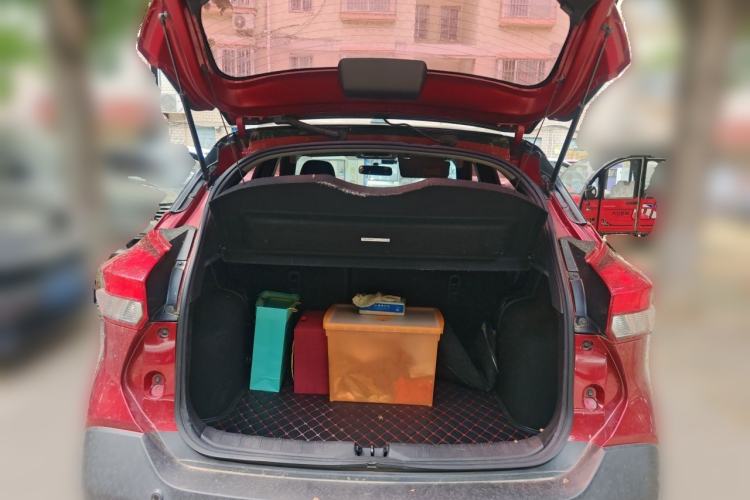 Used Nissan Kicks 2017 1.5L CVT Smart Drive Edition Trunk