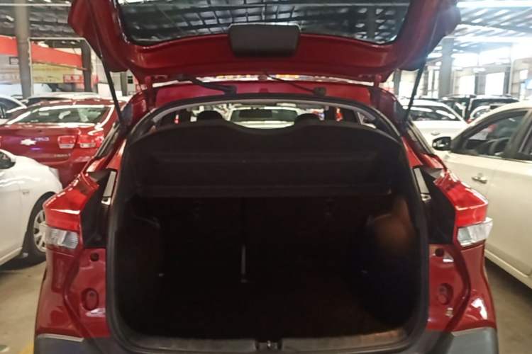 Used Nissan Kicks 2017 1.5L CVT Cool Enjoy Edition Trunk