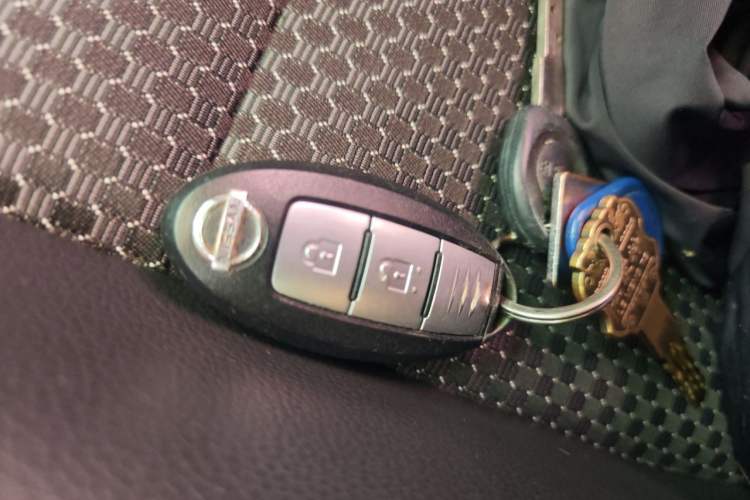 Used Nissan Kicks 2017 1.5L CVT Smart Drive Edition Vehicle Key