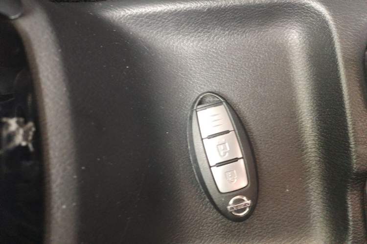 Used Nissan Kicks 2017 1.5L CVT Smart Drive Edition Vehicle Key