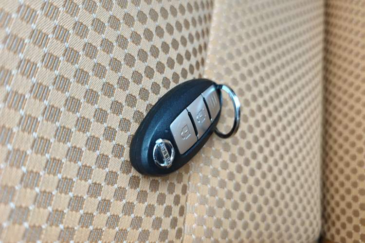 Used Nissan Kicks 2017 1.5L CVT Smart Drive Edition Vehicle Key
