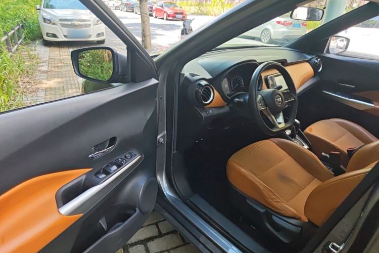 Used Nissan Kicks 2017 1.5L CVT Smart Drive Edition Driver Seat