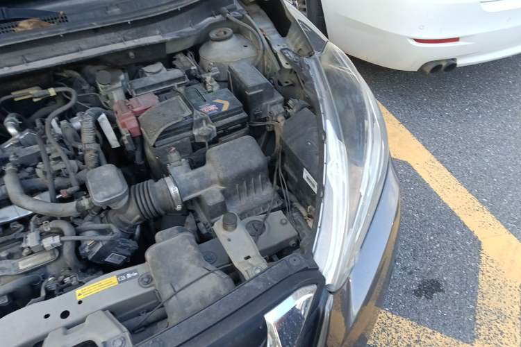 Used Nissan Kicks 2017 1.5L CVT Smart Drive Edition Engine Bay Left