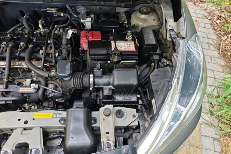 Used Nissan Kicks 2017 1.5L CVT Smart Drive Edition Engine Bay Left