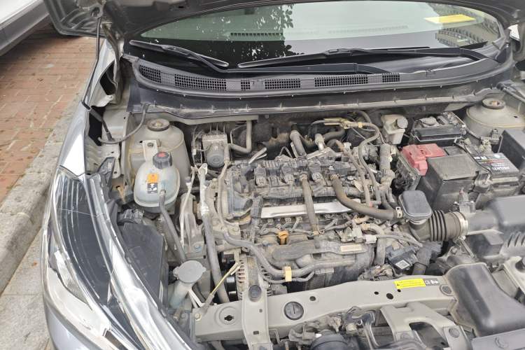 Used Nissan Kicks 2017 1.5L CVT Smart Drive Edition Engine Bay Right