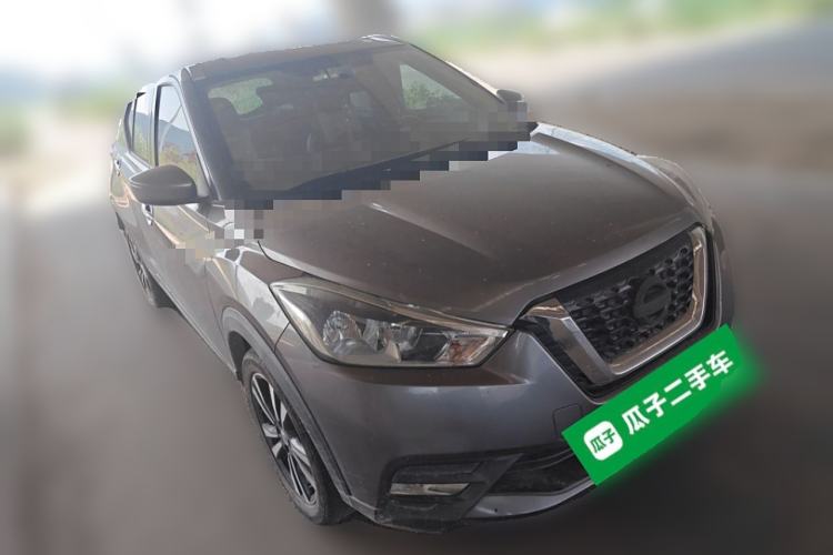 Used Nissan Kicks 2017 1.5L CVT Smart Drive Edition Front Right 45 Deg