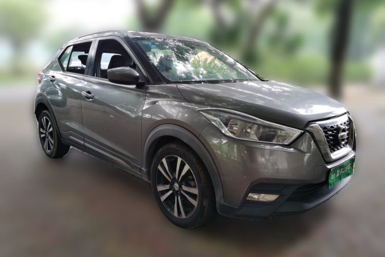 Used Nissan Kicks 2017 1.5L CVT Cool Enjoy Edition Front Right 45 Deg