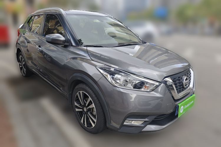 Used Nissan Kicks 2017 1.5L CVT Smart Drive Edition Front Right 45 Deg